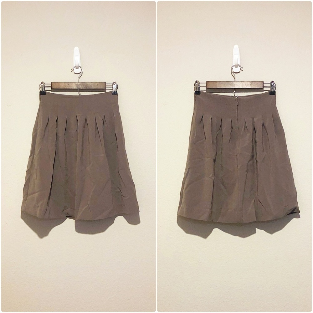 $10 CLEARANCE! H&M Taupe Circle A Line Pleat Midi Skirt - Picture 7 of 9